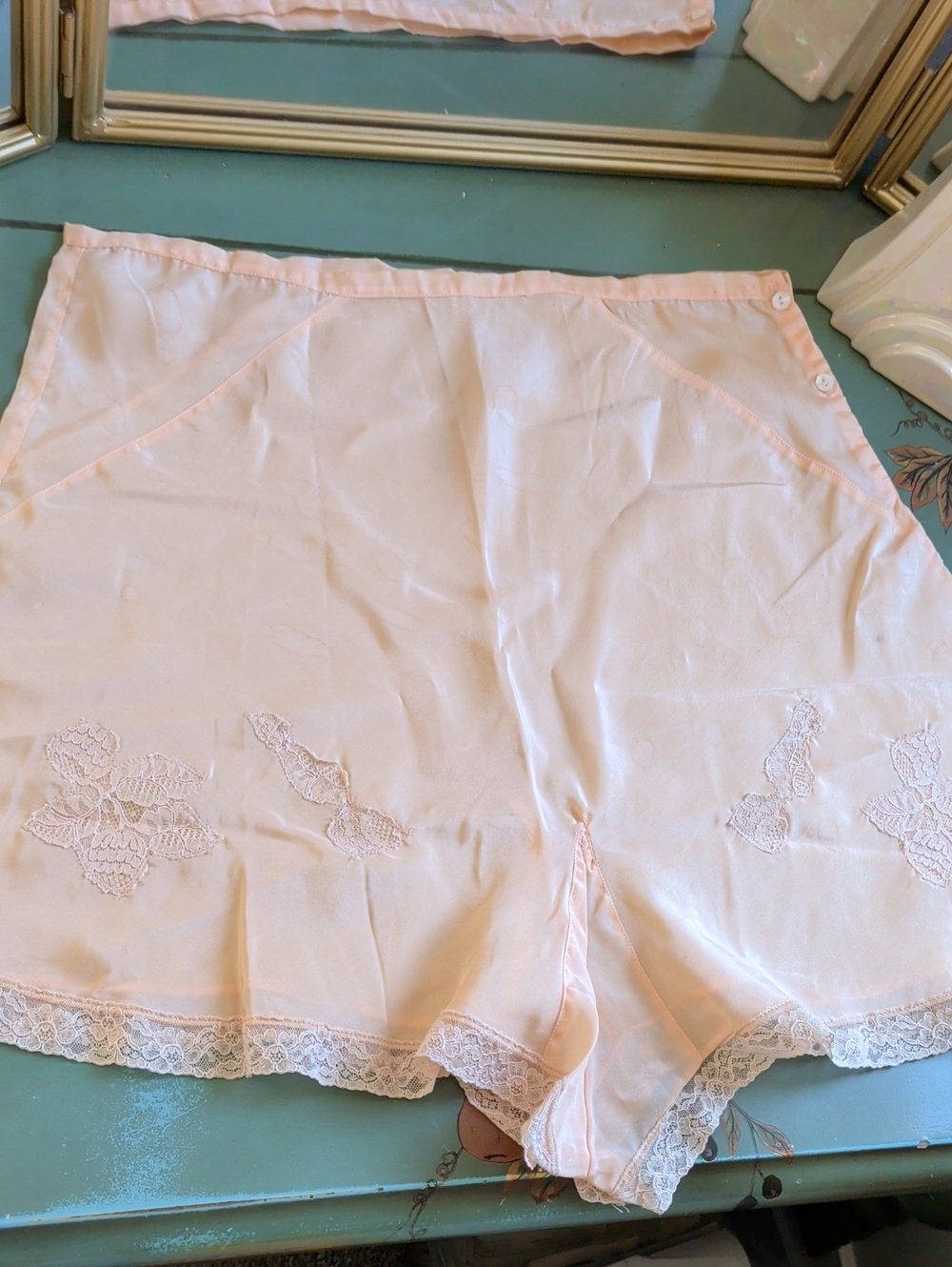 Antique 1920s 30s Tap Pants Peach French Knickers Side Button Art Deco